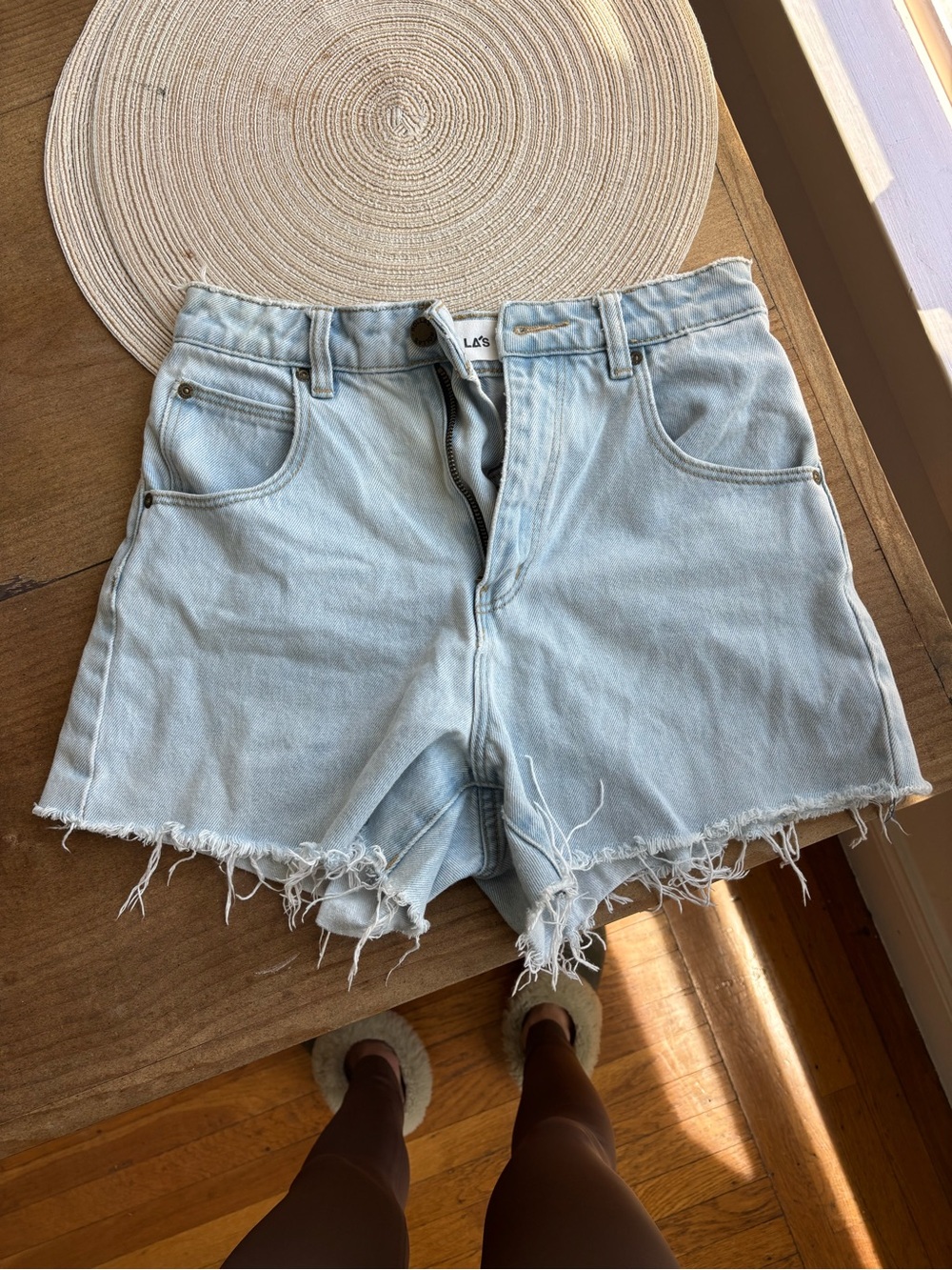 ROLLA'S Light Wash Frayed Hem Denim Shorts